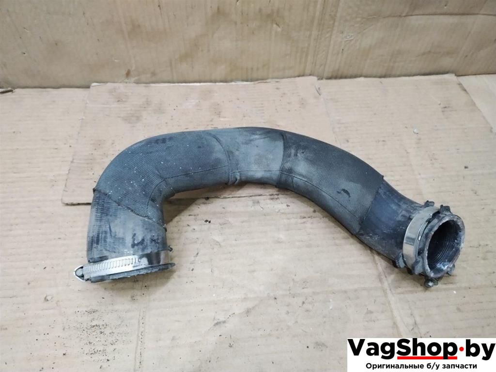 патрубок интеркулера Audi A4 B8/8K 2011, 2.7 л., TDi, CGK, дизель, МКПП, белый, седан, передний привод, 8K0145738AC - фото №1