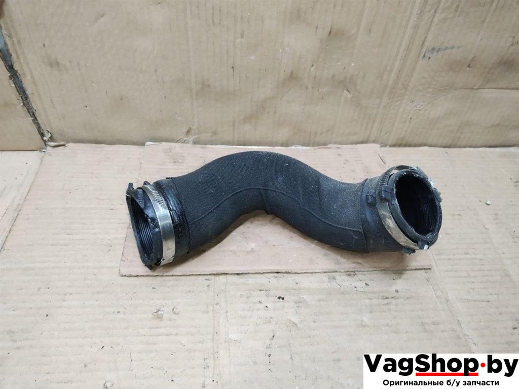 патрубок интеркулера Audi A4 B8/8K 2011, 2.7 л., TDi, CGK, дизель, МКПП, белый, седан, передний привод, 8K0145737H - фото №1