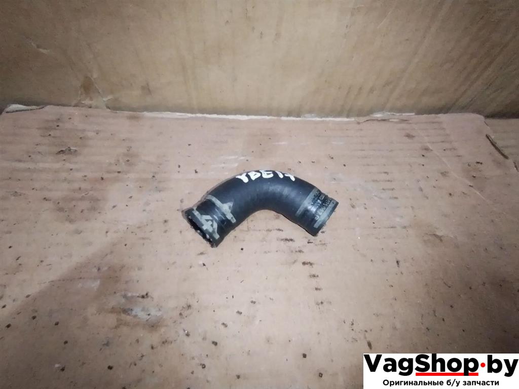 патрубок (трубопровод, шланг) Audi A4 B8/8K 2011, 2.7 л., TDi, CGK, дизель, МКПП, белый, седан, передний привод, 059121052G - фото №1