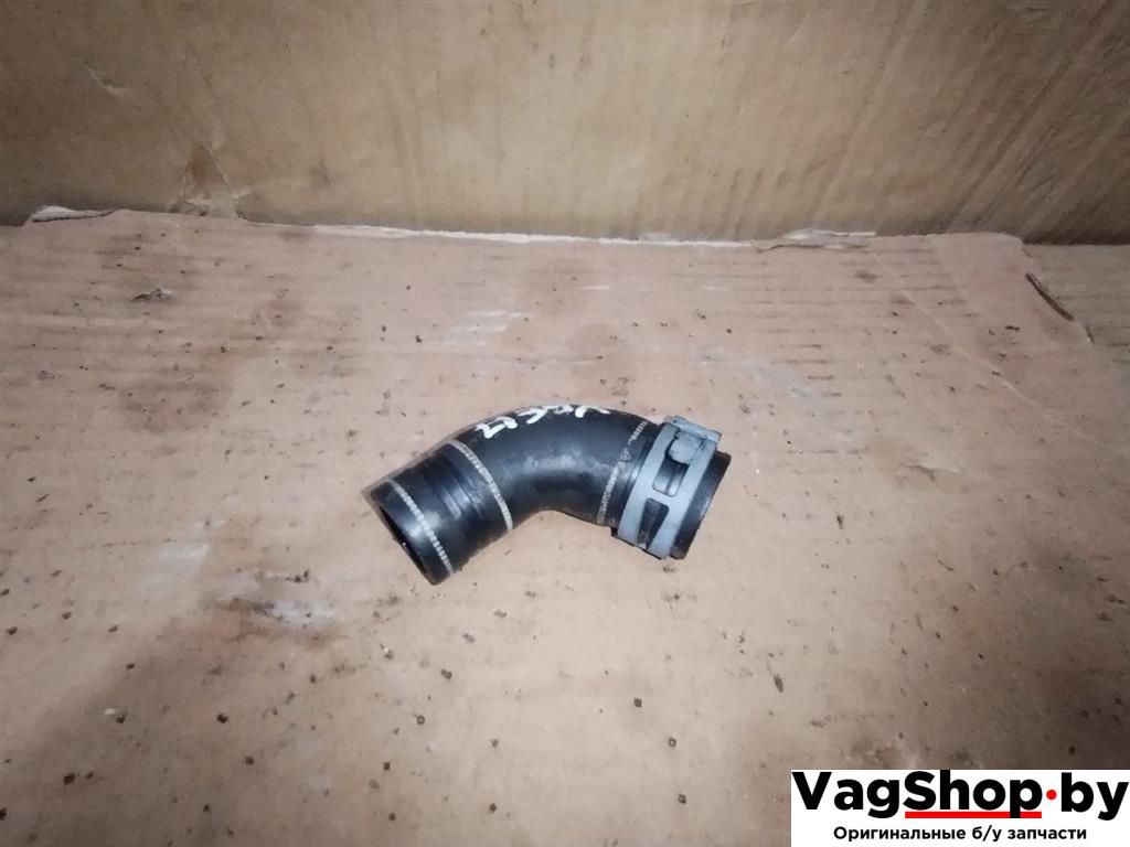 патрубок воздушного фильтра Audi A4 B8/8K 2011, 2.7 л., TDi, CGK, дизель, МКПП, белый, седан, передний привод, 059103493A - фото №1