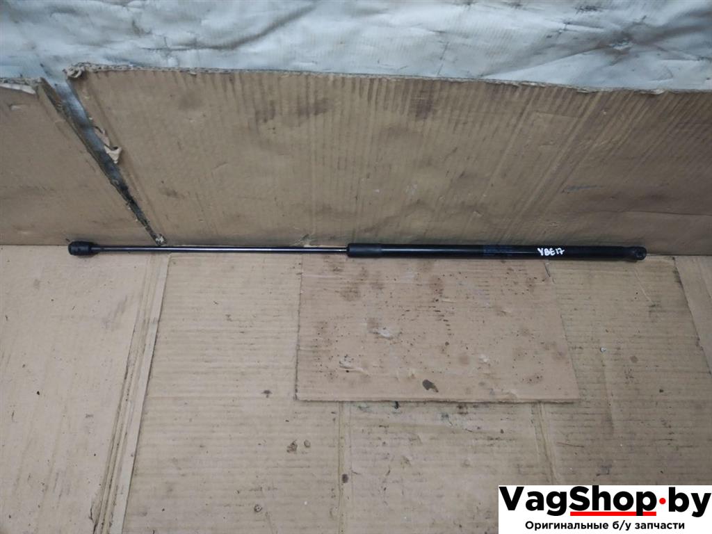 амортизатор капота Audi A4 B8/8K 2011, 2.7 л., TDi, CGK, дизель, МКПП, белый, седан, передний привод, 8T082335902S - фото №1