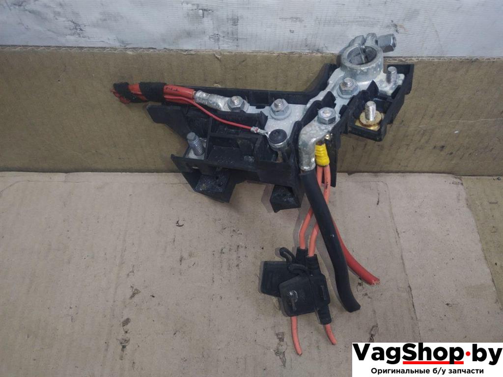 клемма аккумулятора плюс Audi A4 B8/8K 2011, 2.7 л., TDi, CGK, дизель, МКПП, белый, седан, передний привод, 8J0915459 - фото №1