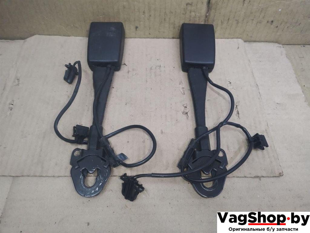 замок ремня безопасности Audi A4 B8/8K 2011, 2.7 л., TDi, CGK, дизель, МКПП, белый, седан, передний привод, 8K0857755F - фото №1