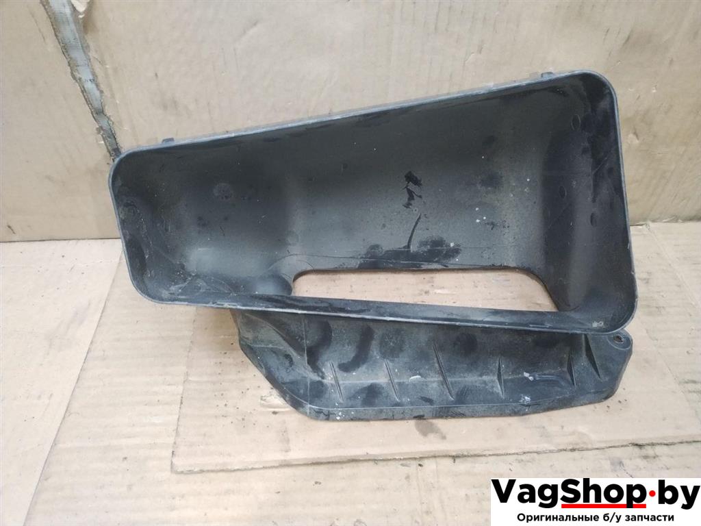 воздухозаборник Audi A4 B8/8K 2011, 2.7 л., TDi, CGK, дизель, МКПП, белый, седан, передний привод, 8K1819904A - фото №1