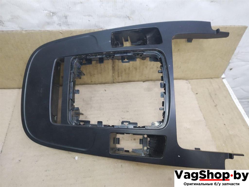 Декоративная накладка центральной консоли Audi A4 B8/8K 2011, 2.7 л., TDi, CGK, дизель, МКПП, белый, седан, передний привод, 8K0864261 - фото №1