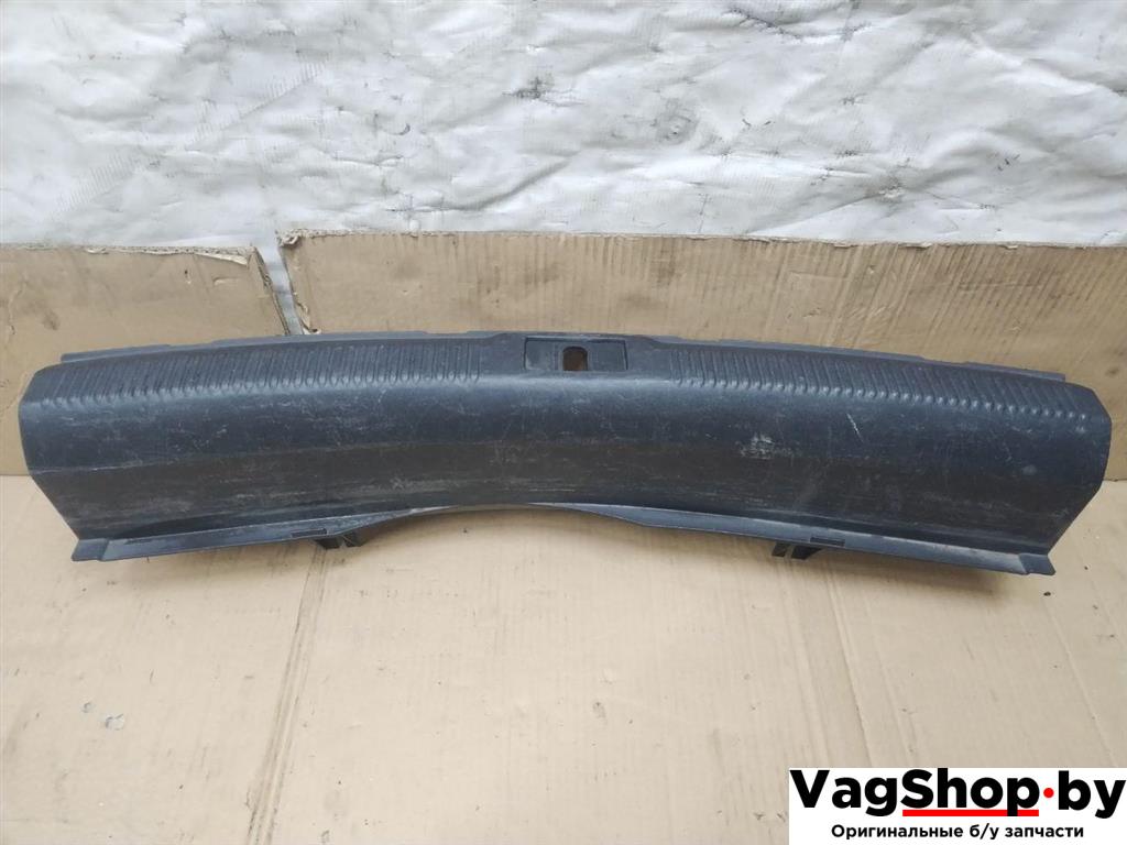 накладка внутренняя на заднюю панель кузова Audi A4 B8/8K 2011, 2.7 л., TDi, CGK, дизель, МКПП, белый, седан, передний привод, 8K5863471 - фото №1