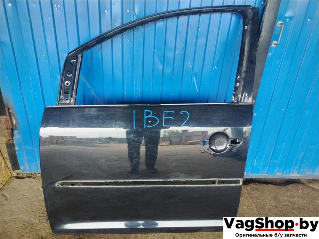 дверь передняя левая Volkswagen Touran 2 2013, 1.6 л., TDi, CAY, дизель, МКПП, черный, минивэн, передний привод - фото №1
