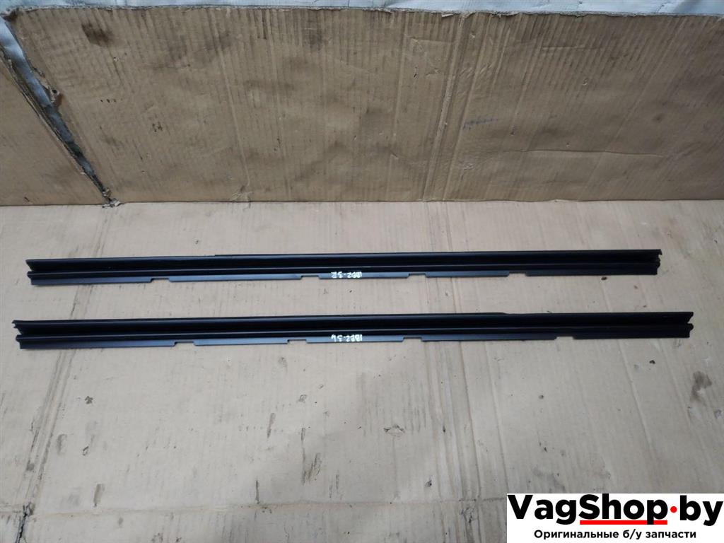 уплотнитель Volkswagen Touran 2 2013, 1.6 л., TDi, CAY, дизель, МКПП, черный, минивэн, передний привод, 1T0839471B - фото №1