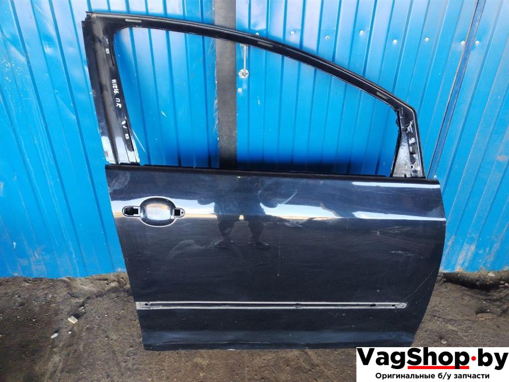 дверь передняя правая Volkswagen Golf Plus 2 поколение 2010, 1.6 л., TDi, CAY, дизель, МКПП, черный, хетчбэк 5 дв., передний привод - фото №1