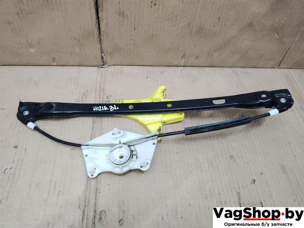 стеклоподъемник электрический задний левый Volkswagen Golf Plus 2 поколение 2010, 1.6 л., TDi, CAY, дизель, МКПП, черный, хетчбэк 5 дв., передний привод - фото №1