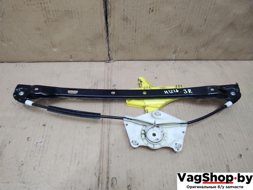 стеклоподъемник электрический задний правый Volkswagen Golf Plus 2 поколение 2010, 1.6 л., TDi, CAY, дизель, МКПП, черный, хетчбэк 5 дв., передний привод - фото №1