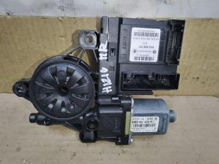 моторчик стеклоподъемника передний правый Volkswagen Golf Plus 2 поколение 2010, 1.6 л., TDi, CAY, дизель, МКПП, черный, хетчбэк 5 дв., передний привод, 5K0959793, 5M2837402P, 5K0959701F