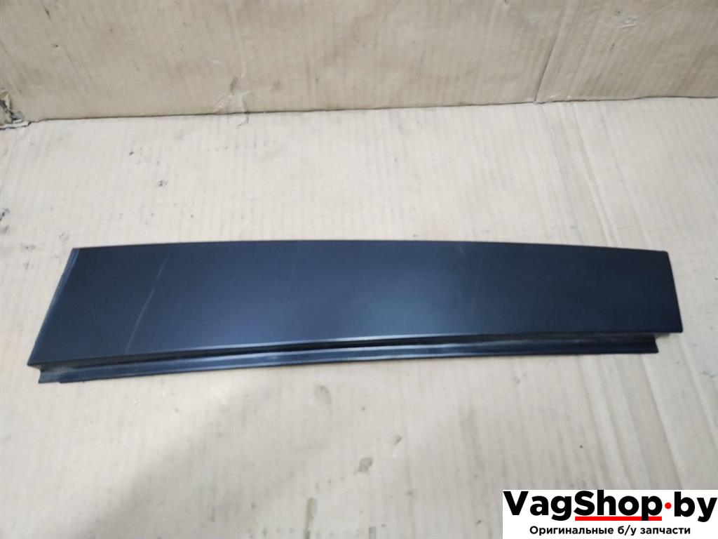 накладка двери (крышки) багажника Volkswagen Golf Plus 2 поколение 2010, 1.6 л., TDi, CAY, дизель, МКПП, черный, хетчбэк 5 дв., передний привод, 5M083990203C - фото №1