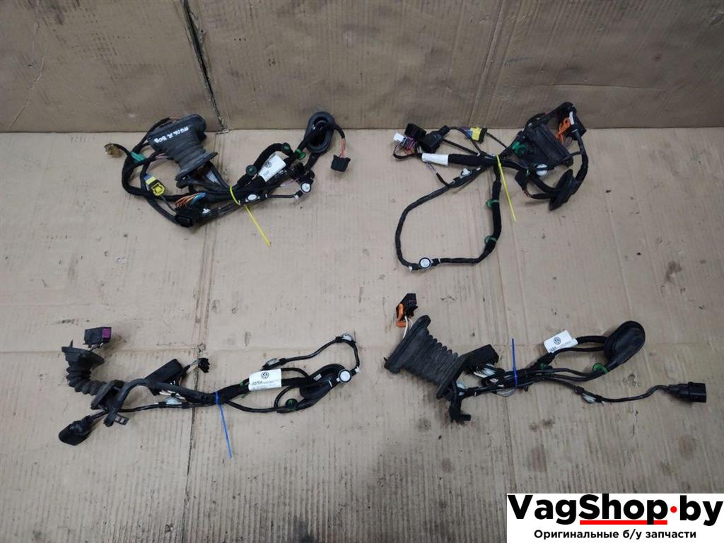 дверная проводка Volkswagen Golf Plus 2 поколение 2010, 1.6 л., TDi, CAY, дизель, МКПП, черный, хетчбэк 5 дв., передний привод, 5M0971693AH, 5M0971694AH - фото №1