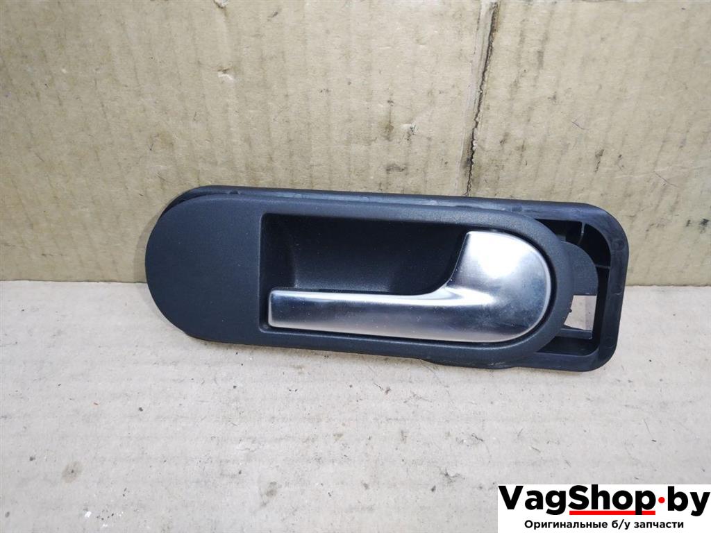 ручка внутренняя задняя правая Volkswagen Golf Plus 2 поколение 2010, 1.6 л., TDi, CAY, дизель, МКПП, черный, хетчбэк 5 дв., передний привод, 5M0837114, 5M0837198 - фото №1