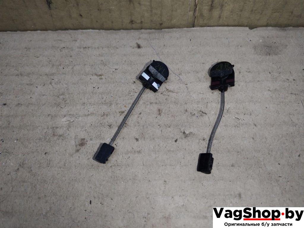 трос двери Volkswagen Golf Plus 2 поколение 2010, 1.6 л., TDi, CAY, дизель, МКПП, черный, хетчбэк 5 дв., передний привод - фото №1