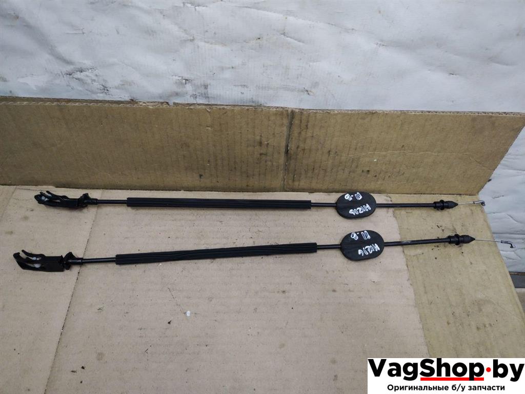 трос двери Volkswagen Golf Plus 2 поколение 2010, 1.6 л., TDi, CAY, дизель, МКПП, черный, хетчбэк 5 дв., передний привод, 5M0837085C - фото №1