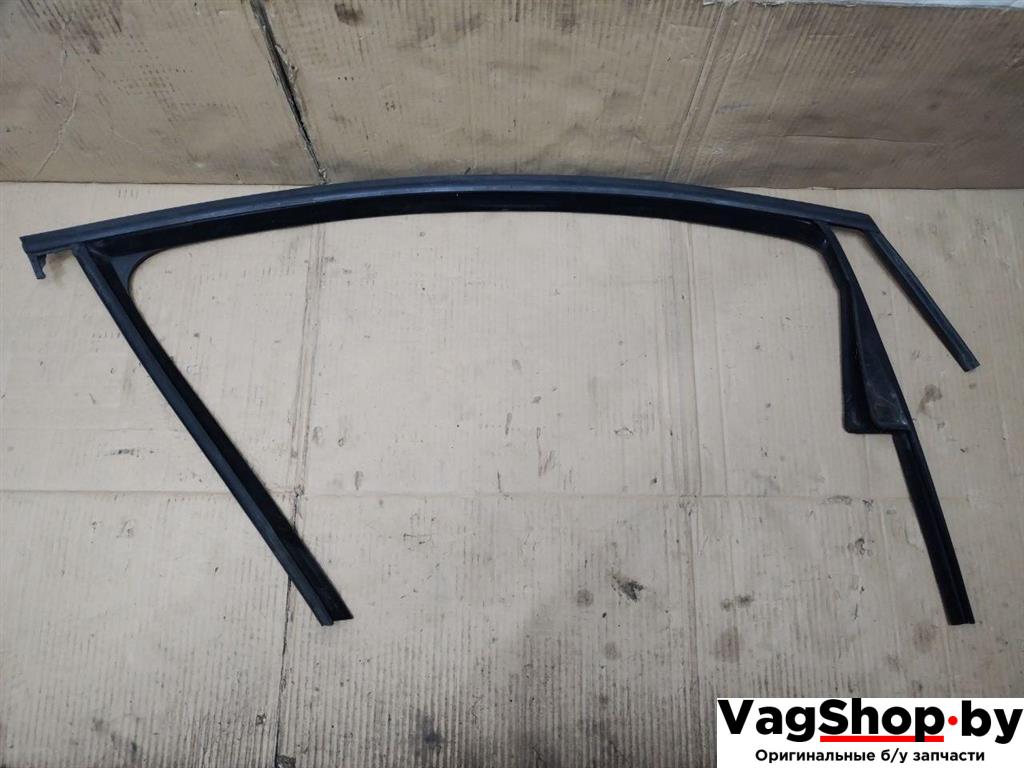 направляющая стекла Volkswagen Golf Plus 2 поколение 2010, 1.6 л., TDi, CAY, дизель, МКПП, черный, хетчбэк 5 дв., передний привод - фото №1