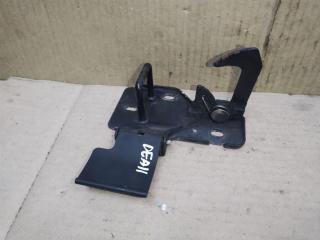 захватный крюк капота Audi Q7 4L 2008, 3.0 л., TDi, дизель, АКПП, черный, внедорожник 5 дв., полный привод, 4L0823480