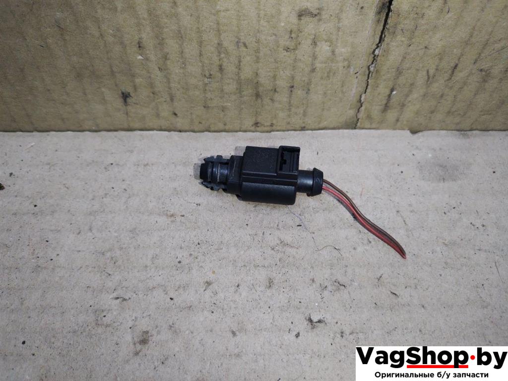 датчик температуры Audi A8 D4/4H 2011, 4.2 л., FSI, CDR, бензин, АКПП, серый, седан, полный привод, 8Z0820535, 8K0973702A - фото №1