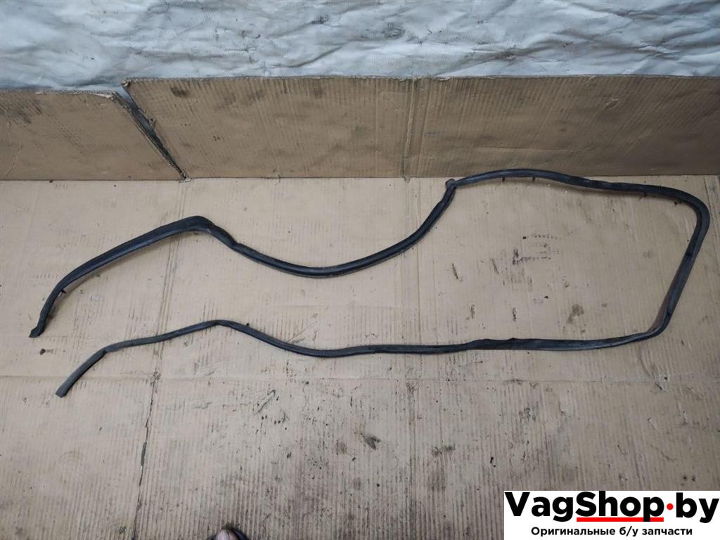 уплотнитель Audi Q7 4L 2008, 3.0 л., TDi, дизель, АКПП, черный, внедорожник 5 дв., полный привод, 4L0839119B - фото №1