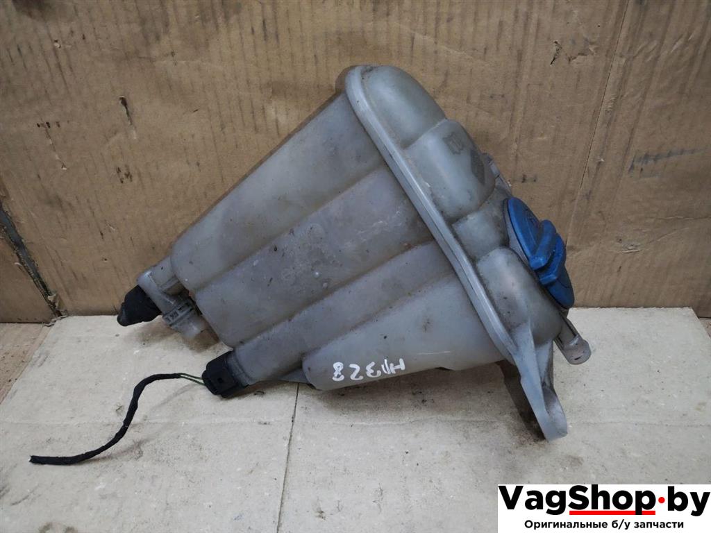 бачок расширительный Audi Q5 8R 2009, 2.0 л., TFSI, CDN, бензин, АКПП, черный, внедорожник 5 дв., полный привод, 8K0121403G - фото №1