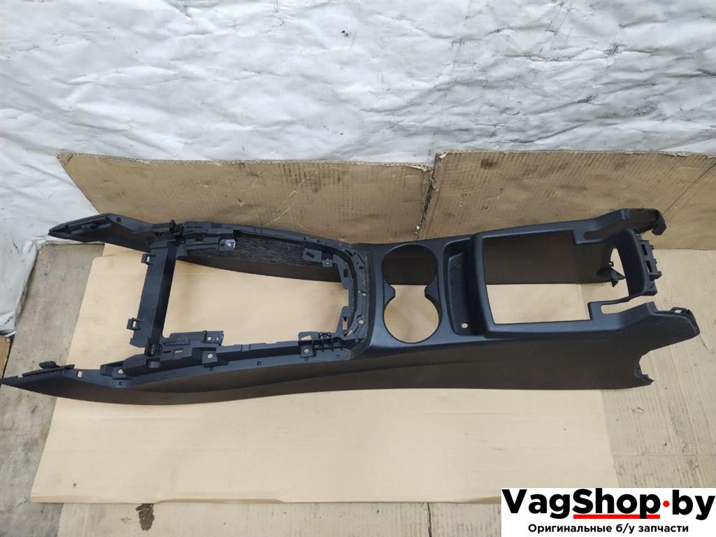 консоль салона (центральная часть) Audi Q5 8R 2009, 2.0 л., TFSI, CDN, бензин, АКПП, черный, внедорожник 5 дв., полный привод, 8R0863242A - фото №1