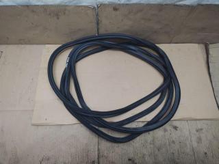 уплотнитель двери Audi Q5 8R 2009, 2.0 л., TFSI, CDN, бензин, АКПП, черный, внедорожник 5 дв., полный привод, 8R0831721D