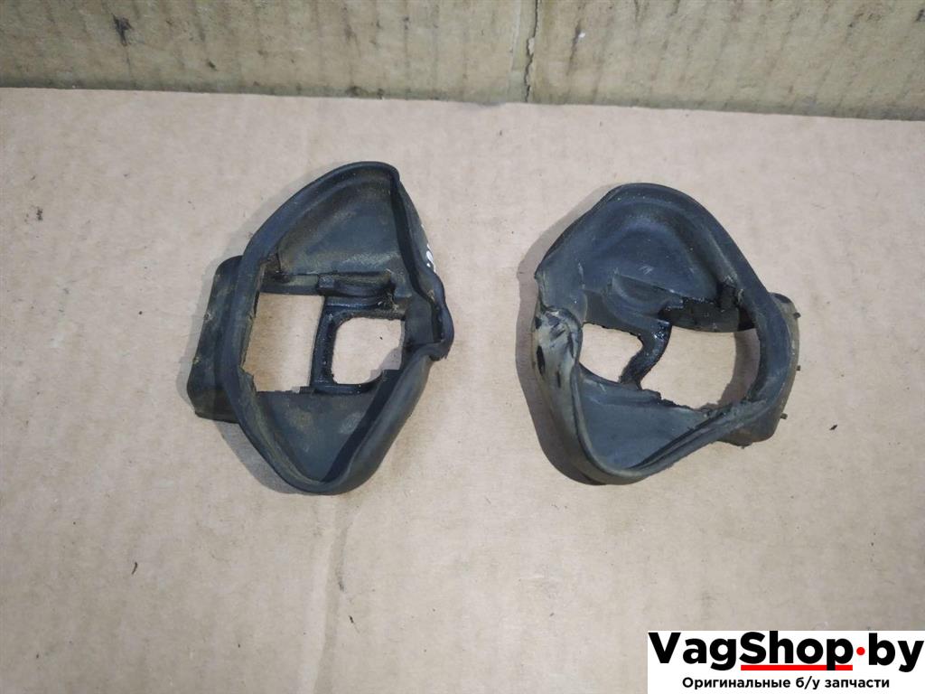 уплотнитель Audi Q5 8R 2009, 2.0 л., TFSI, CDN, бензин, АКПП, черный, внедорожник 5 дв., полный привод, 8R0839923C - фото №1