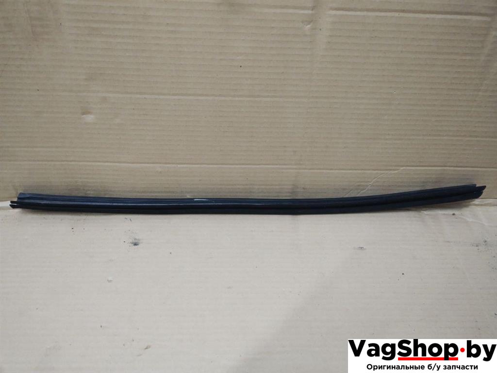 уплотнитель Audi Q5 8R 2009, 2.0 л., TFSI, CDN, бензин, АКПП, черный, внедорожник 5 дв., полный привод, 8R0837479B - фото №1