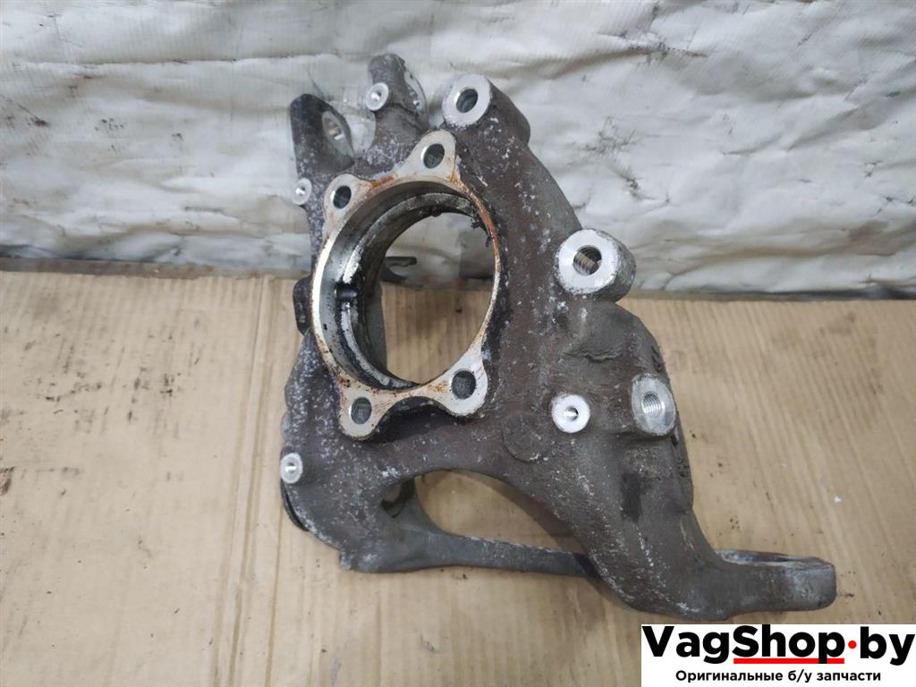 кулак задний правый Audi Q5 8R 2009, 2.0 л., TFSI, CDN, бензин, АКПП, черный, внедорожник 5 дв., полный привод, 8R0505436A - фото №1