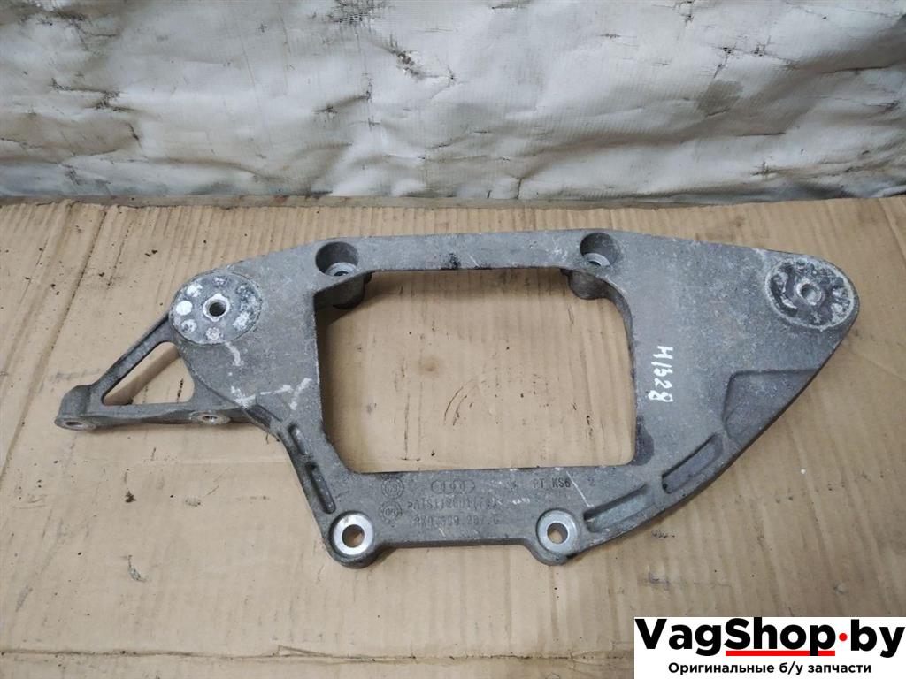 кронштейн редуктора Audi Q5 8R 2009, 2.0 л., TFSI, CDN, бензин, АКПП, черный, внедорожник 5 дв., полный привод, 8K0599287C - фото №1