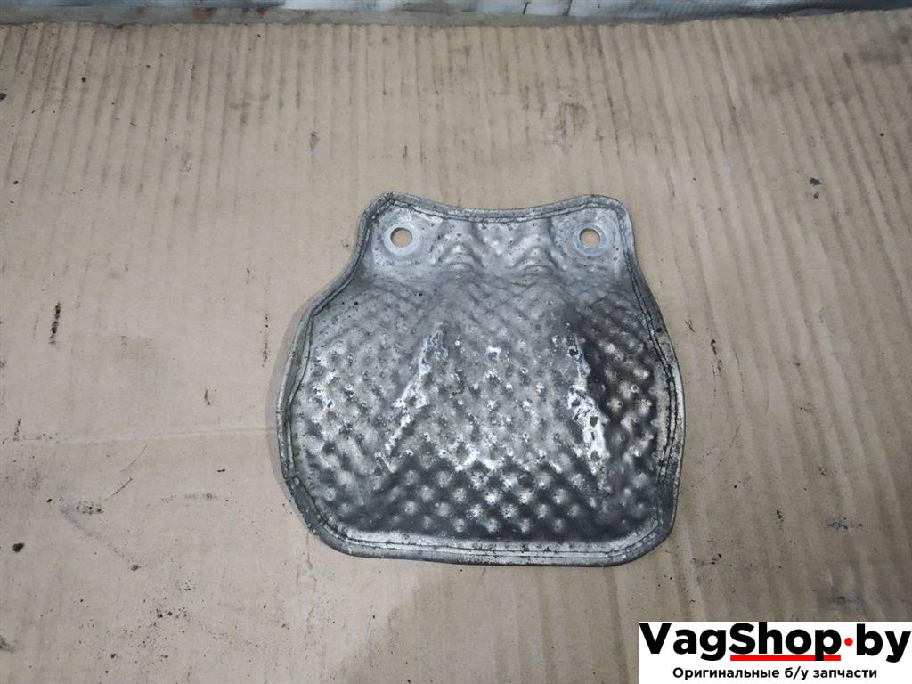 пыльник Audi Q5 8R 2009, 2.0 л., TFSI, CDN, бензин, АКПП, черный, внедорожник 5 дв., полный привод, 8K0501721A - фото №1