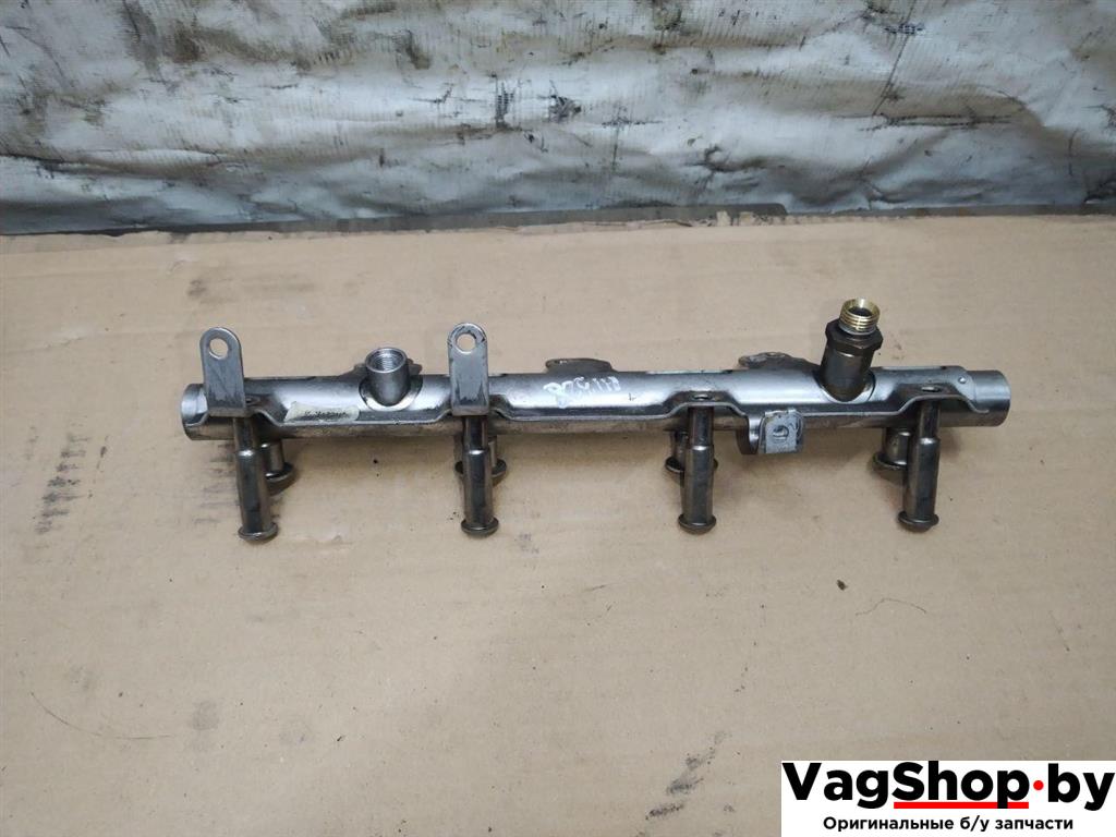 топливная рампа Audi Q5 8R 2009, 2.0 л., TFSI, CDN, бензин, АКПП, черный, внедорожник 5 дв., полный привод, 06J133317M - фото №1