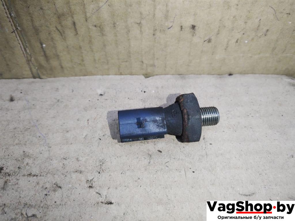 датчик давления масла Audi Q5 8R 2009, 2.0 л., TFSI, CDN, бензин, АКПП, черный, внедорожник 5 дв., полный привод, 06H919081A - фото №1