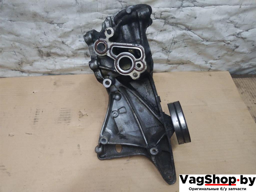 кронштейн генератора Audi Q5 8R 2009, 2.0 л., TFSI, CDN, бензин, АКПП, черный, внедорожник 5 дв., полный привод, 06H903143E - фото №1