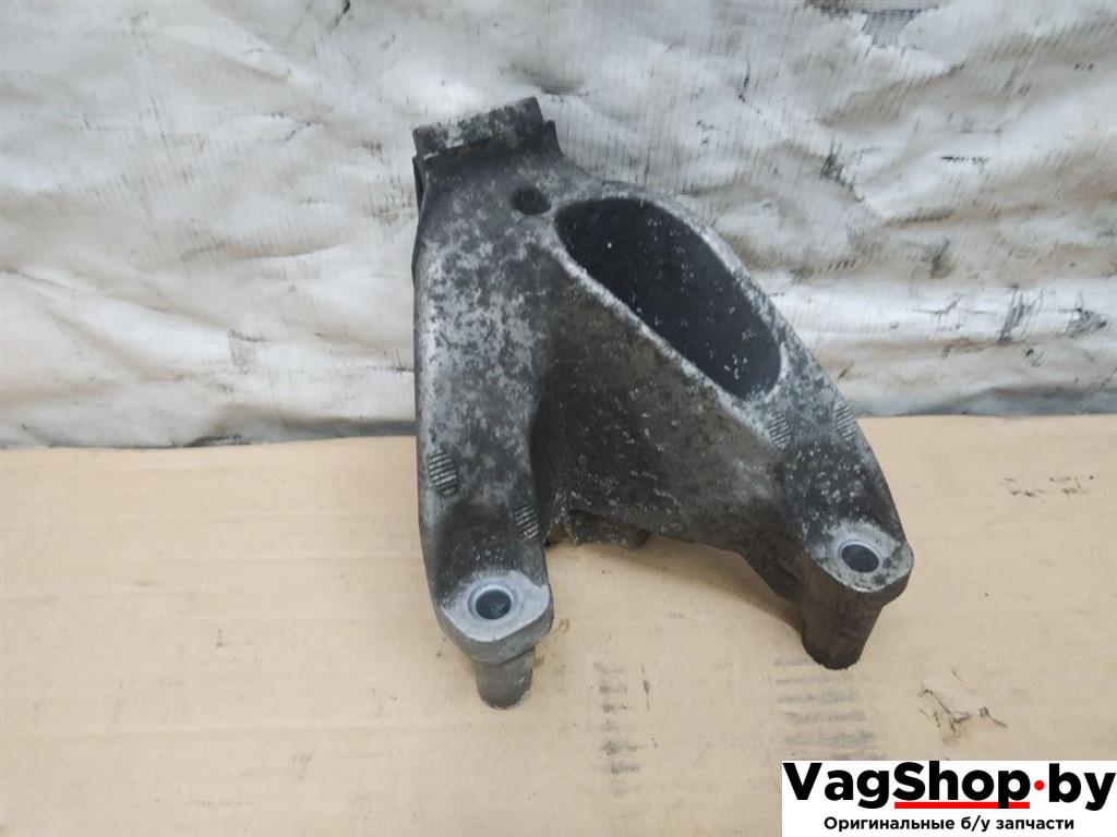 кронштейн двигателя Audi Q5 8R 2009, 2.0 л., TFSI, CDN, бензин, АКПП, черный, внедорожник 5 дв., полный привод, 8K0199307BM - фото №1