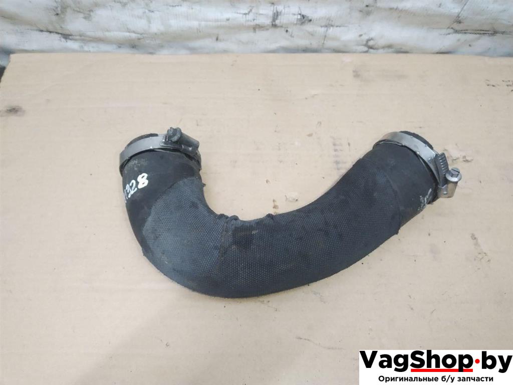 патрубок интеркулера Audi Q5 8R 2009, 2.0 л., TFSI, CDN, бензин, АКПП, черный, внедорожник 5 дв., полный привод, 8R0145709H - фото №1