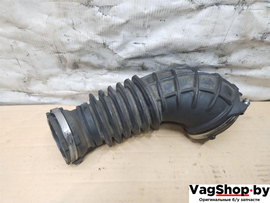 патрубок воздушного фильтра Audi Q5 8R 2009, 2.0 л., TFSI, CDN, бензин, АКПП, черный, внедорожник 5 дв., полный привод, 06H129629C - фото №1