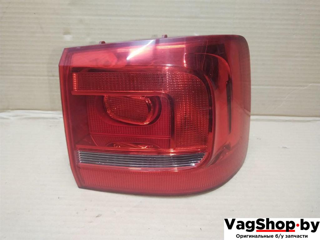 фонарь задний правый Volkswagen Touran 2 2013, 1.6 л., TDi, CAY, дизель, МКПП, черный, минивэн, передний привод, 1T0945096R - фото №1