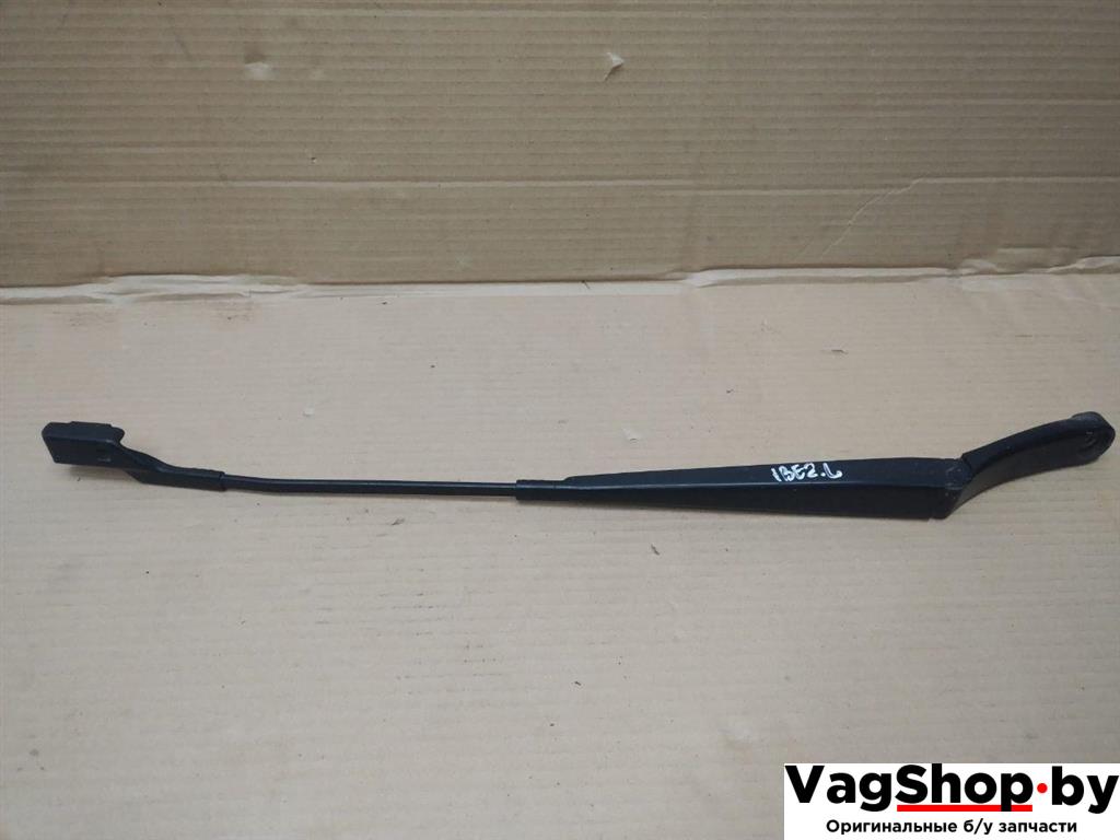 щеткодержатель (поводок стеклоочистителя, дворник) Volkswagen Touran 2 2013, 1.6 л., TDi, CAY, дизель, МКПП, черный, минивэн, передний привод, 2K1955409B - фото №1