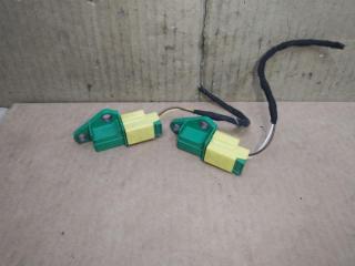 датчик удара Volkswagen Touran 2 2013, 1.6 л., TDi, CAY, дизель, МКПП, черный, минивэн, передний привод, 5M0909606A