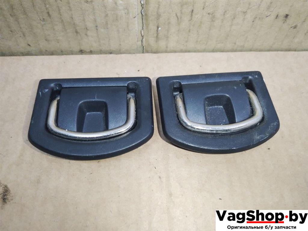 кронштейн (крепление) Volkswagen Touran 2 2013, 1.6 л., TDi, CAY, дизель, МКПП, черный, минивэн, передний привод, 5M0863503 - фото №1