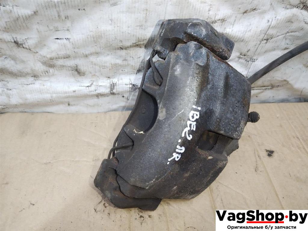 суппорт передний правый Volkswagen Touran 2 2013, 1.6 л., TDi, CAY, дизель, МКПП, черный, минивэн, передний привод - фото №1