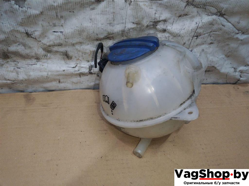 бачок расширительный Volkswagen Touran 2 2013, 1.6 л., TDi, CAY, дизель, МКПП, черный, минивэн, передний привод, 1K0121407A - фото №1