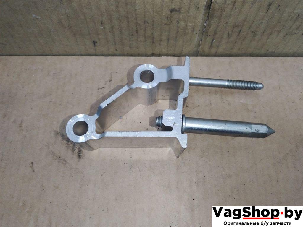 кронштейн (крепление) Volkswagen Touran 2 2013, 1.6 л., TDi, CAY, дизель, МКПП, черный, минивэн, передний привод, 1K1857022D - фото №1