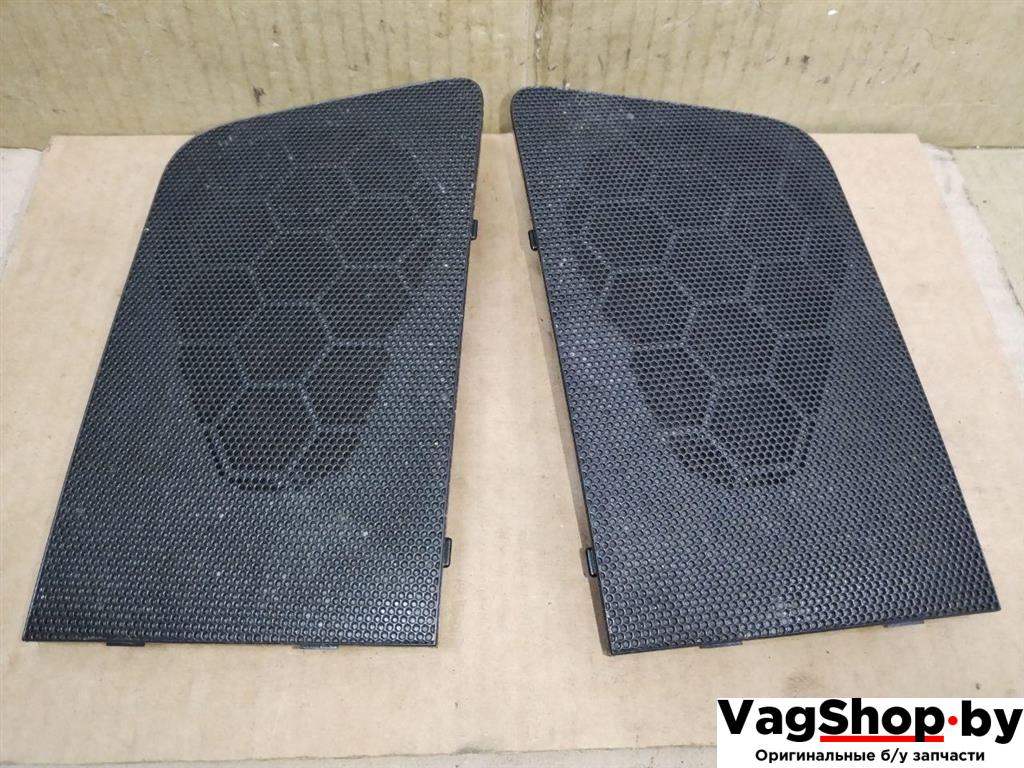 сетка на динамик Volkswagen Touran 2 2013, 1.6 л., TDi, CAY, дизель, МКПП, черный, минивэн, передний привод, 1T0857209, 1T0857210 - фото №1
