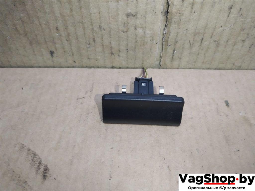 датчик света Volkswagen Touran 2 2013, 1.6 л., TDi, CAY, дизель, МКПП, черный, минивэн, передний привод, 1T0907539C - фото №1