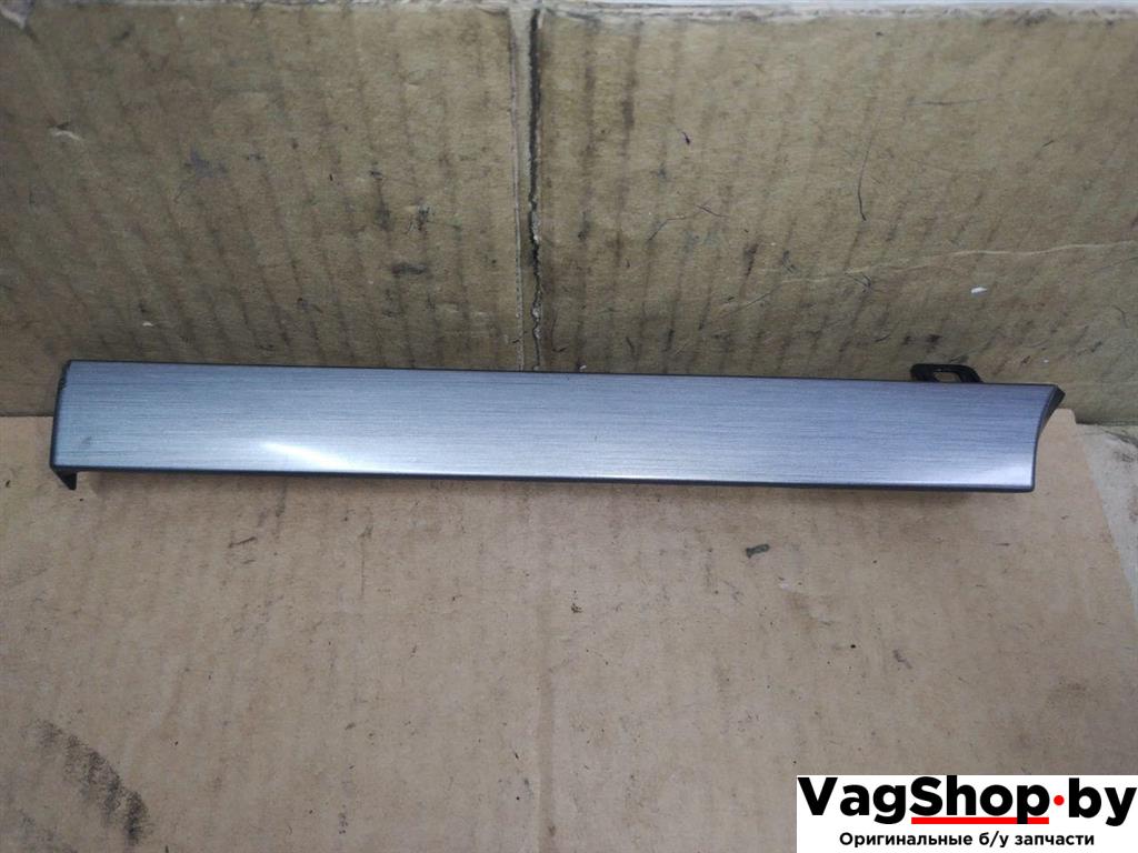 накладка на торпедо (консоль) Volkswagen Touran 2 2013, 1.6 л., TDi, CAY, дизель, МКПП, черный, минивэн, передний привод, 1T1858417B - фото №1