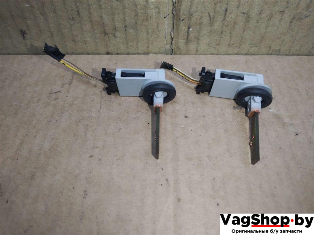 датчик температуры Volkswagen Touran 2 2013, 1.6 л., TDi, CAY, дизель, МКПП, черный, минивэн, передний привод, 3D0907543A - фото №1